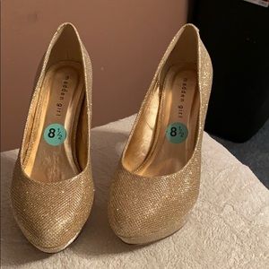 Madden girl pumps